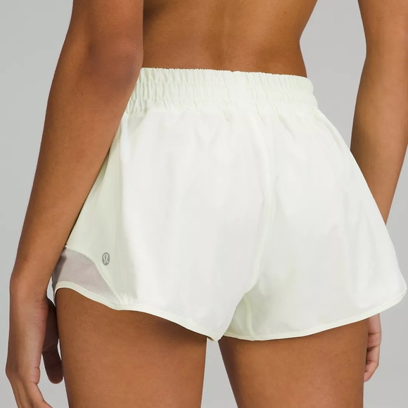 Lululemon hotty hot 2.5” shorts in color soleil - Picture 7 of 10